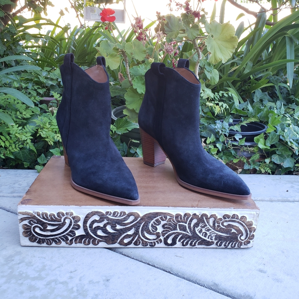 Chic Franco Sarto Suede Booties - Picture 5 of 12